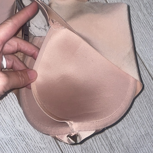 Victoria’s Secret 34D push-up bra worn once adjustable padded v front gold detai - Picture 9 of 9